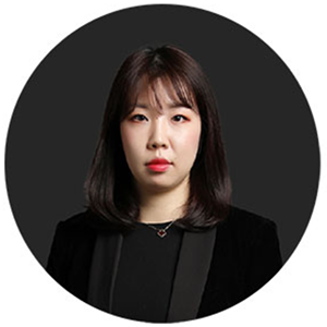周戀(Julia)